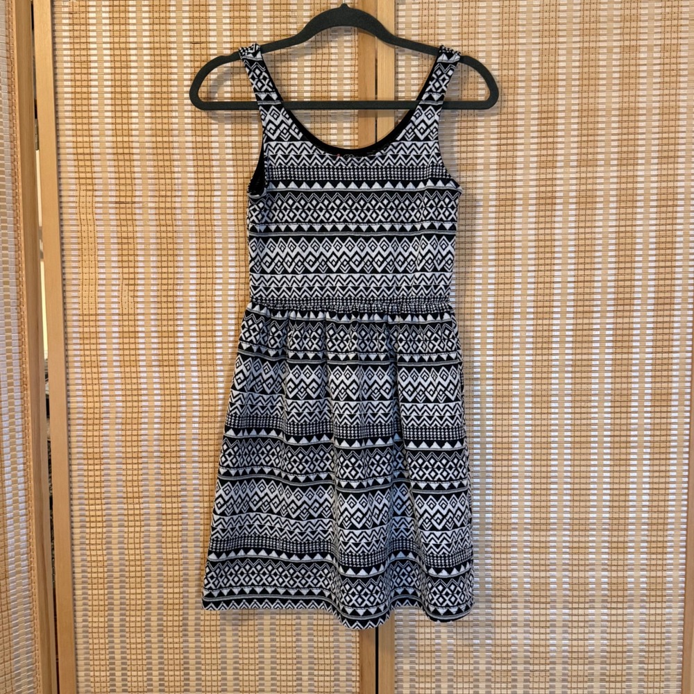 Love‎ Delirious Black White Geometric Tribal Print Fit Flare Mini Dress M Boho